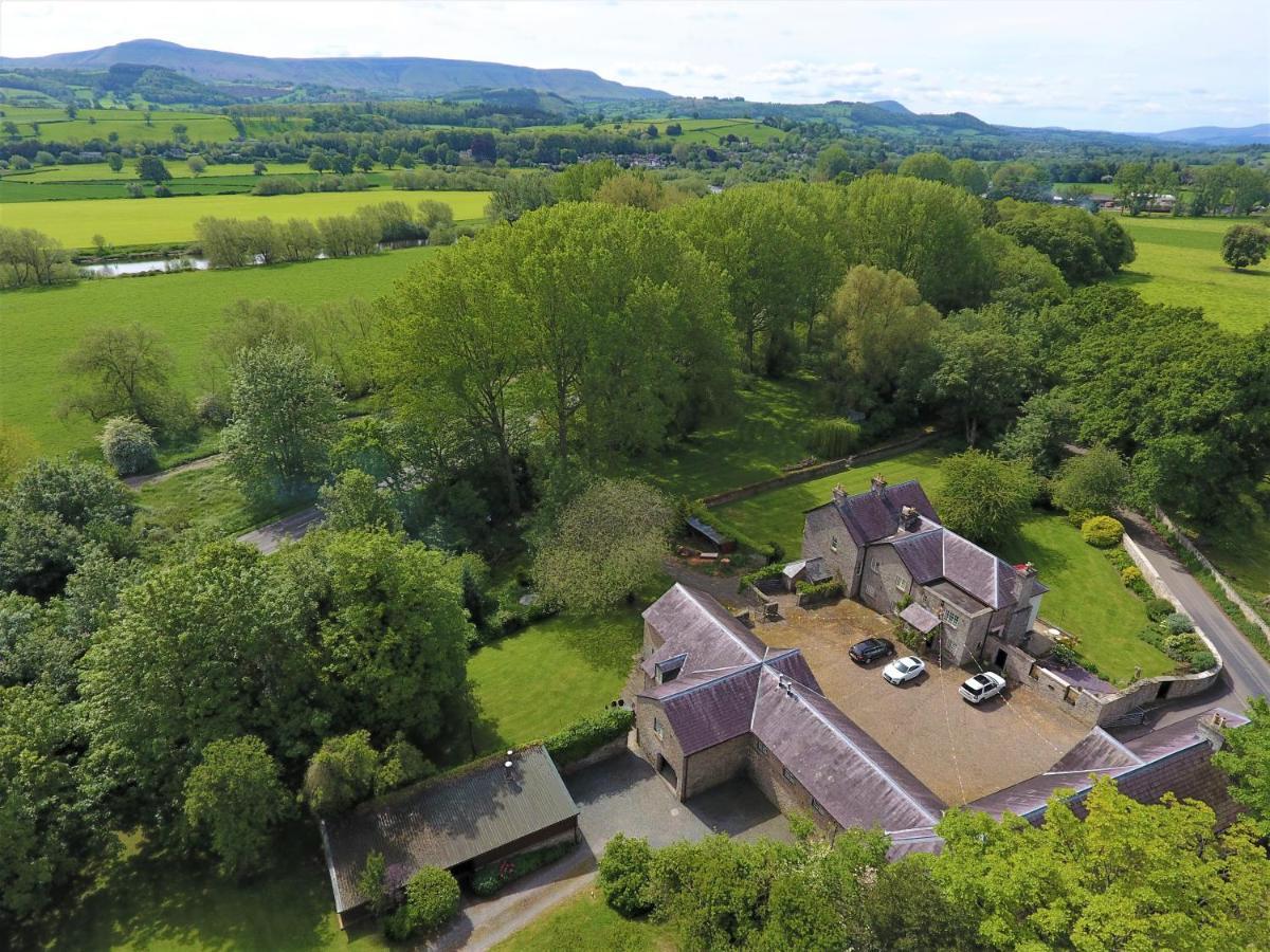 Glasbury Glanhenwye Courtyard Cottages מראה חיצוני תמונה