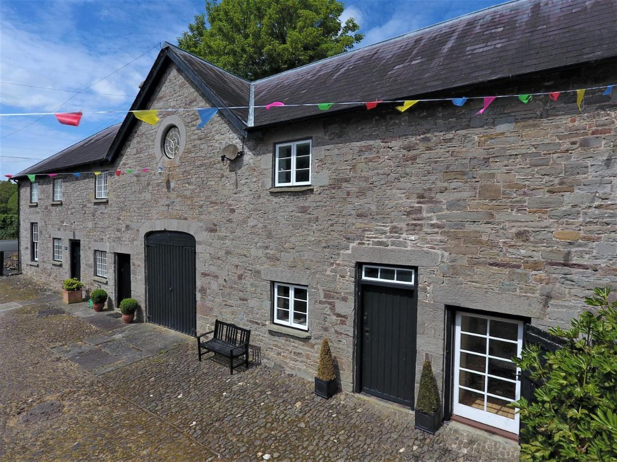 Glasbury Glanhenwye Courtyard Cottages מראה חיצוני תמונה