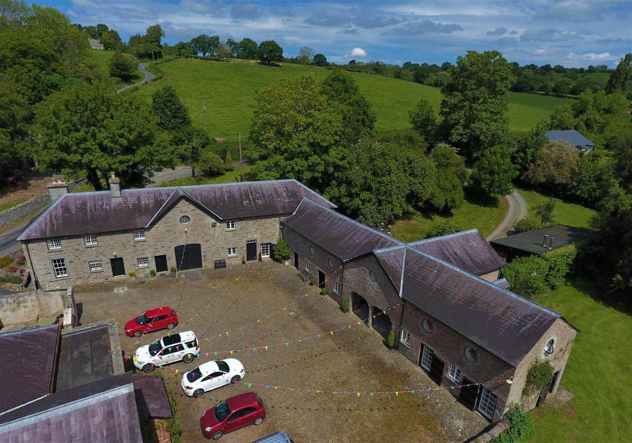 Glasbury Glanhenwye Courtyard Cottages מראה חיצוני תמונה