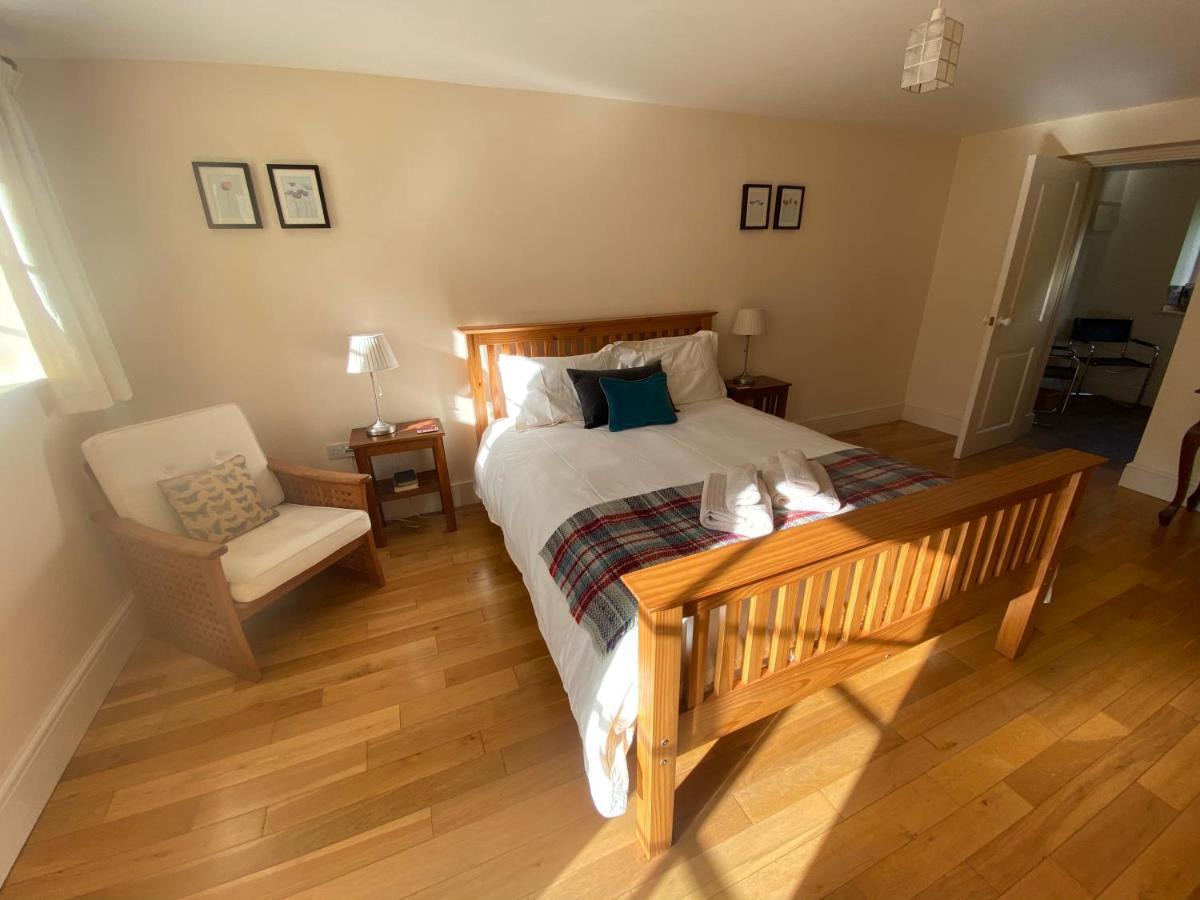 Glasbury Glanhenwye Courtyard Cottages מראה חיצוני תמונה