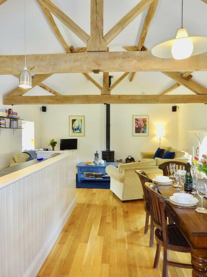 Glasbury Glanhenwye Courtyard Cottages מראה חיצוני תמונה