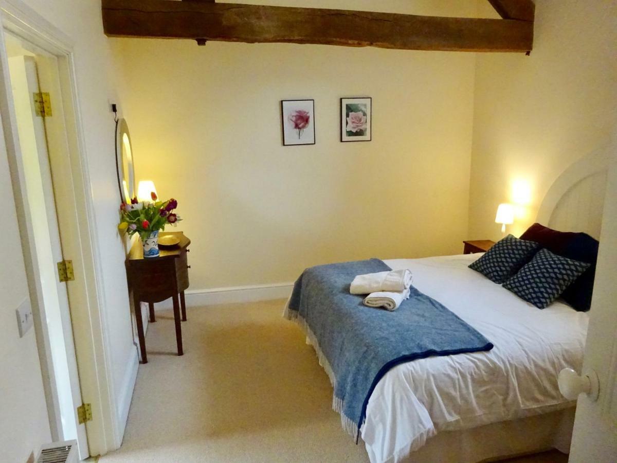 Glasbury Glanhenwye Courtyard Cottages מראה חיצוני תמונה
